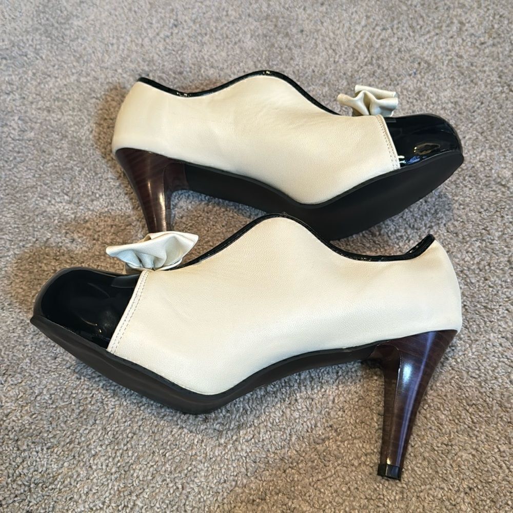 Women’s Beige & Black High Heels Pumps Bow Design SlipOn Size 8.5/9 (41CN) *READ - Picture 5 of 12